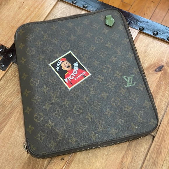 Louis Vuitton Vintage Documents Case. - Picture 17 of 17